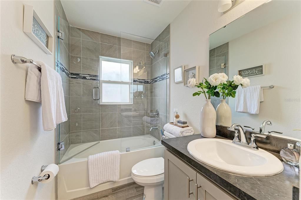 For Sale: $399,000 (4 beds, 2 baths, 1705 Square Feet)