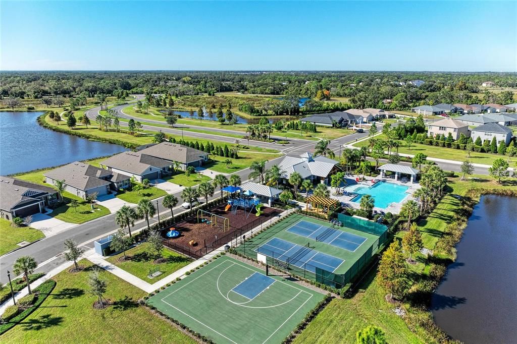 For Sale: $399,000 (4 beds, 2 baths, 1705 Square Feet)