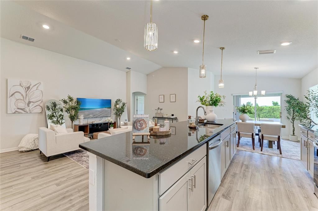 For Sale: $399,000 (4 beds, 2 baths, 1705 Square Feet)