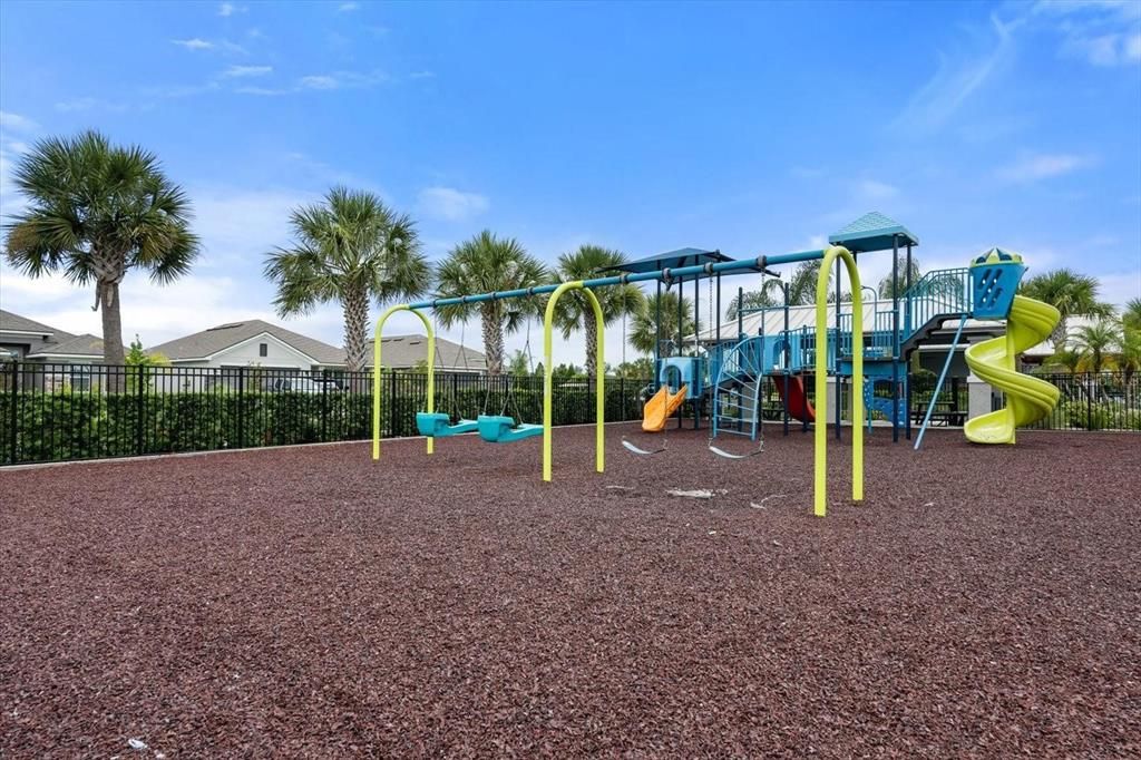 For Sale: $399,000 (4 beds, 2 baths, 1705 Square Feet)