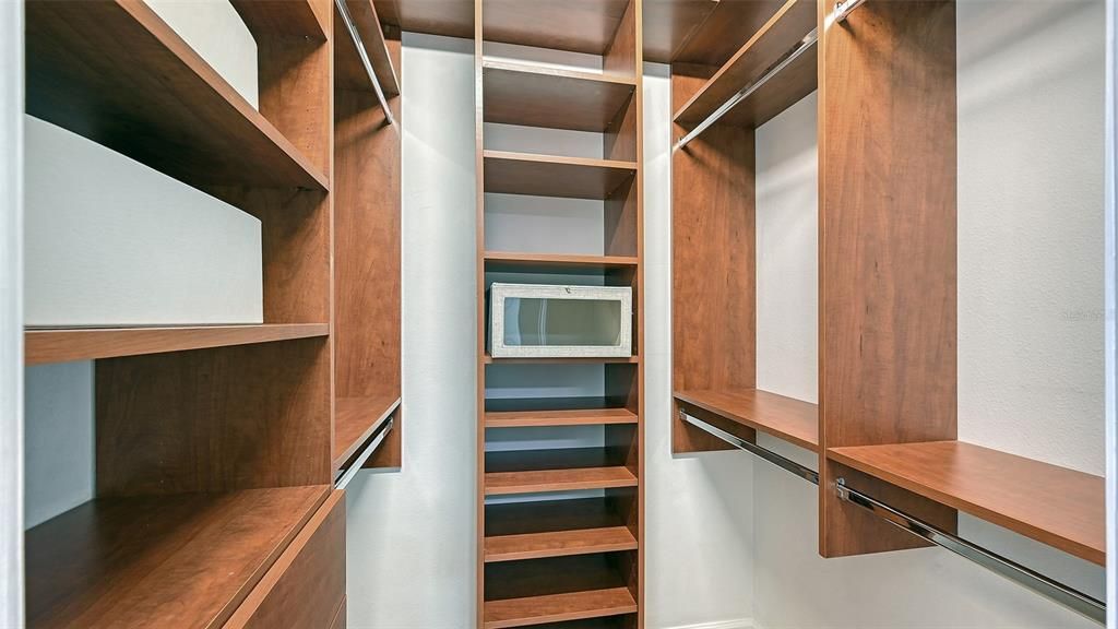 En Venta: $2,100,000 (5 camas, 3 baños, 3721 Pies cuadrados)