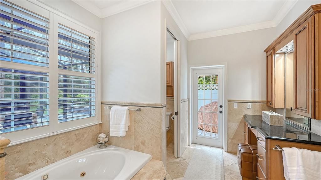 En Venta: $2,100,000 (5 camas, 3 baños, 3721 Pies cuadrados)