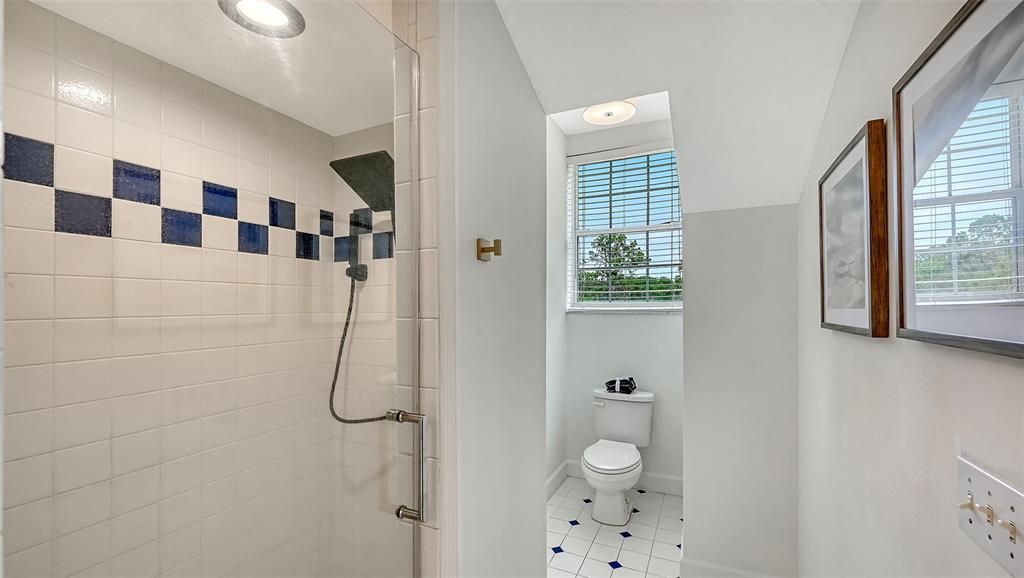 En Venta: $2,100,000 (5 camas, 3 baños, 3721 Pies cuadrados)