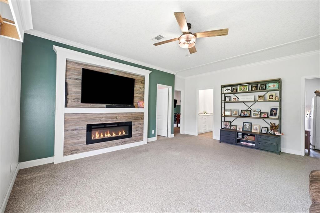 Active With Contract: $750,000 (4 beds, 2 baths, 2255 Square Feet)