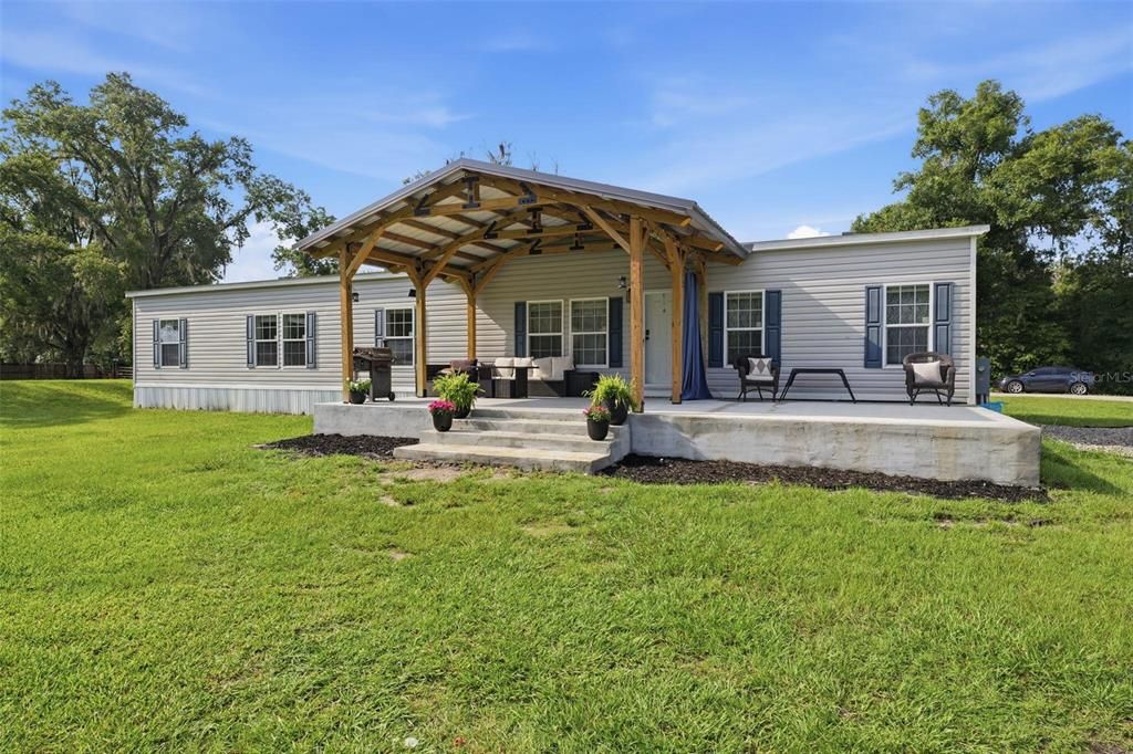 Active With Contract: $750,000 (4 beds, 2 baths, 2255 Square Feet)