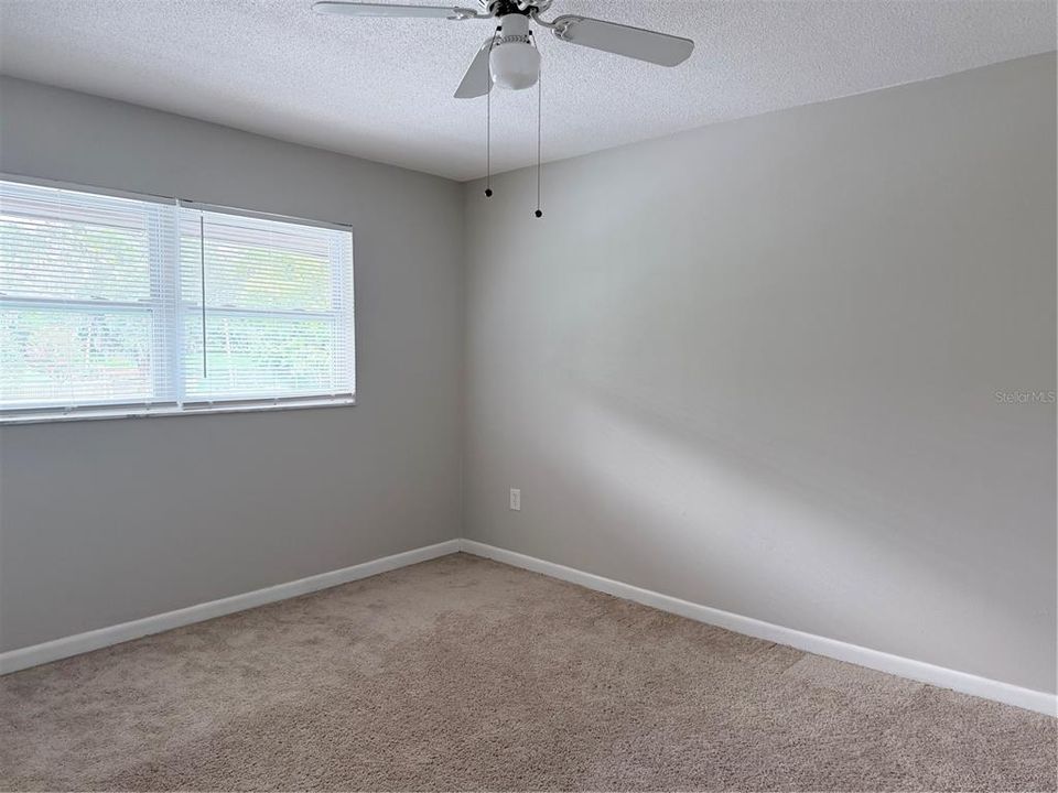 For Rent: $1,300 (2 beds, 1 baths, 840 Square Feet)