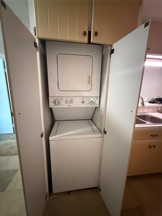 For Rent: $1,300 (2 beds, 1 baths, 840 Square Feet)