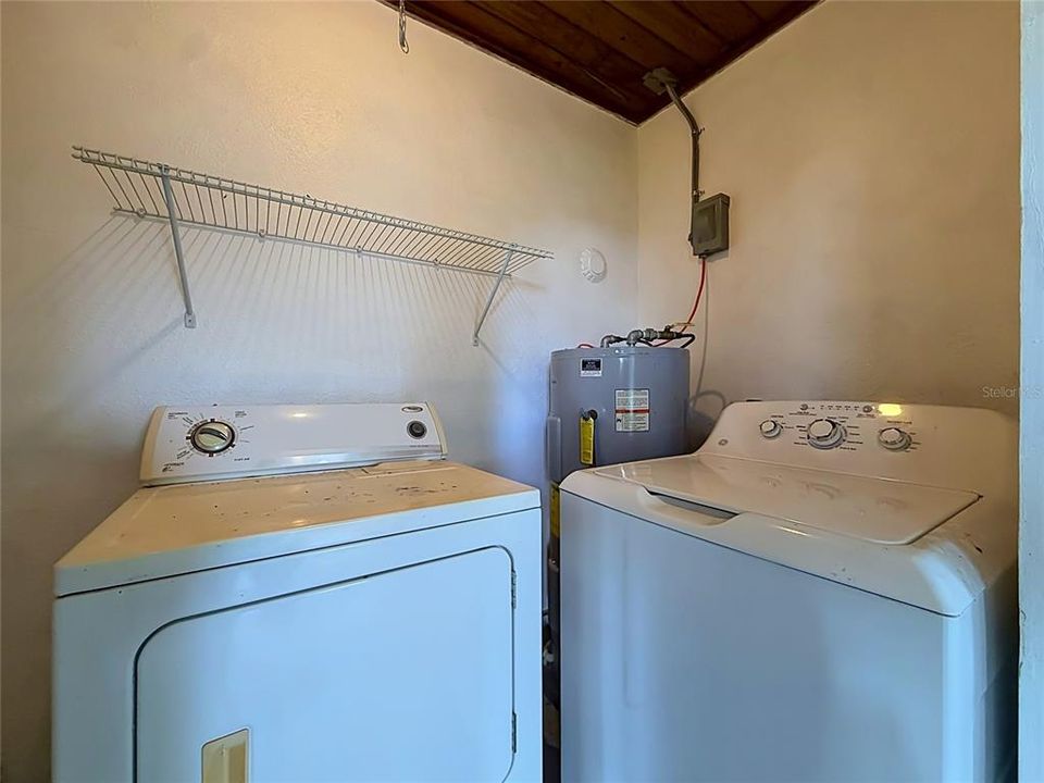 На продажу: $189,000 (2 спален, 1 ванн, 1080 Квадратных фут)