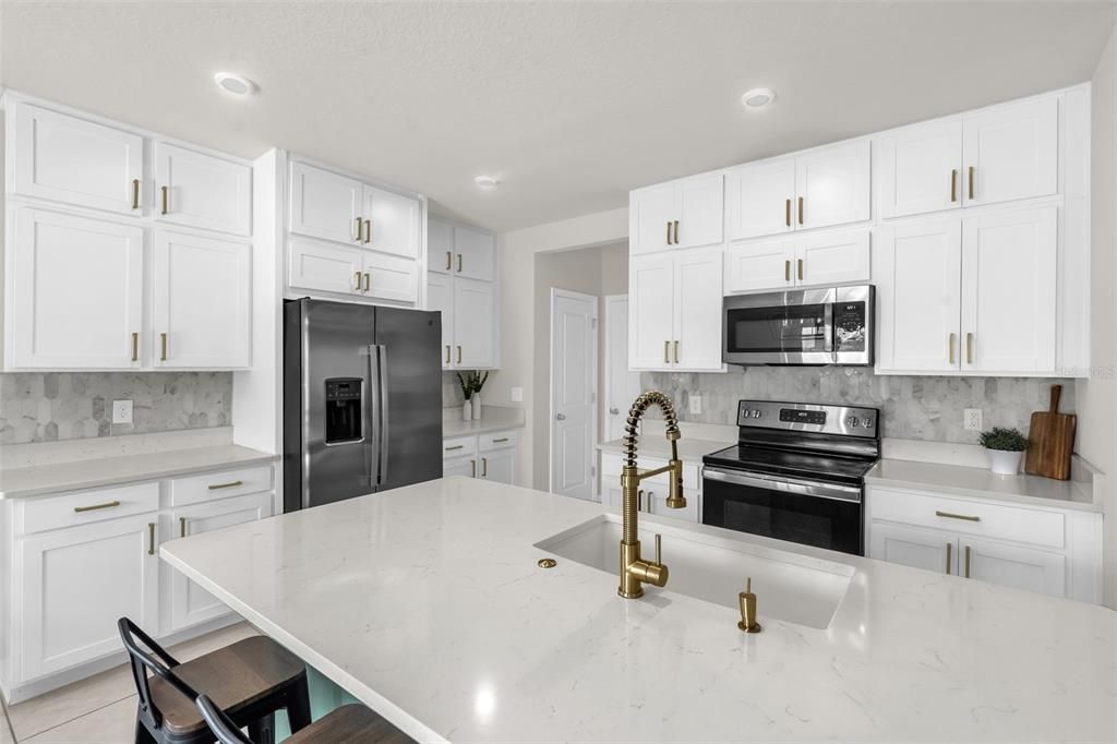 For Sale: $355,999 (4 beds, 2 baths, 1895 Square Feet)