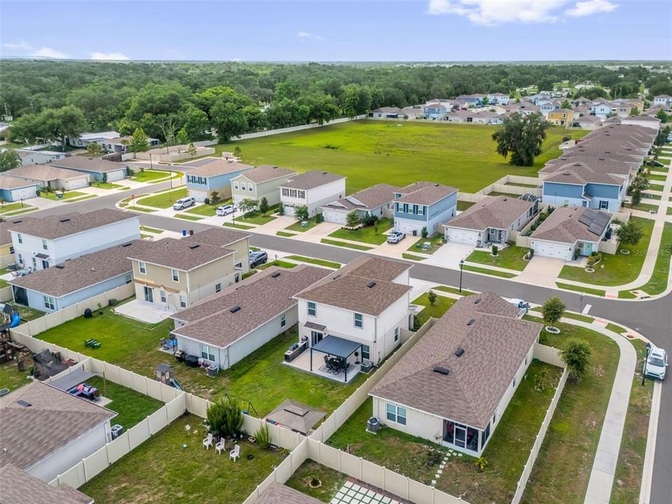 For Sale: $355,999 (4 beds, 2 baths, 1895 Square Feet)