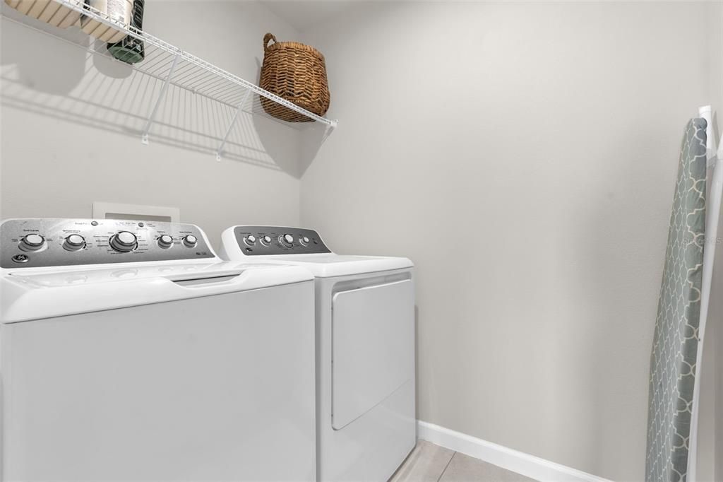 For Sale: $355,999 (4 beds, 2 baths, 1895 Square Feet)