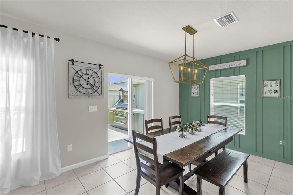 For Sale: $355,999 (4 beds, 2 baths, 1895 Square Feet)