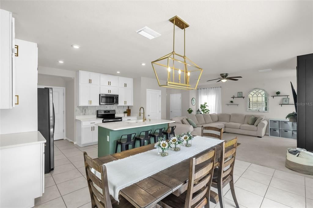 For Sale: $355,999 (4 beds, 2 baths, 1895 Square Feet)