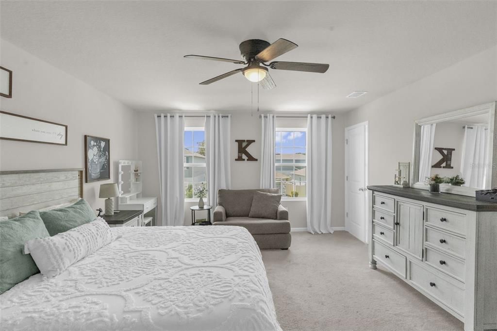 For Sale: $355,999 (4 beds, 2 baths, 1895 Square Feet)
