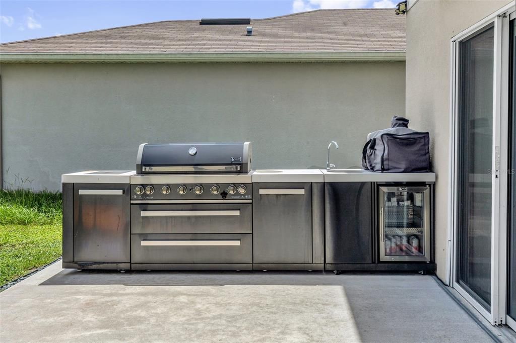 For Sale: $355,999 (4 beds, 2 baths, 1895 Square Feet)
