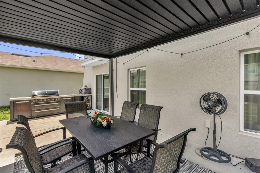 For Sale: $355,999 (4 beds, 2 baths, 1895 Square Feet)
