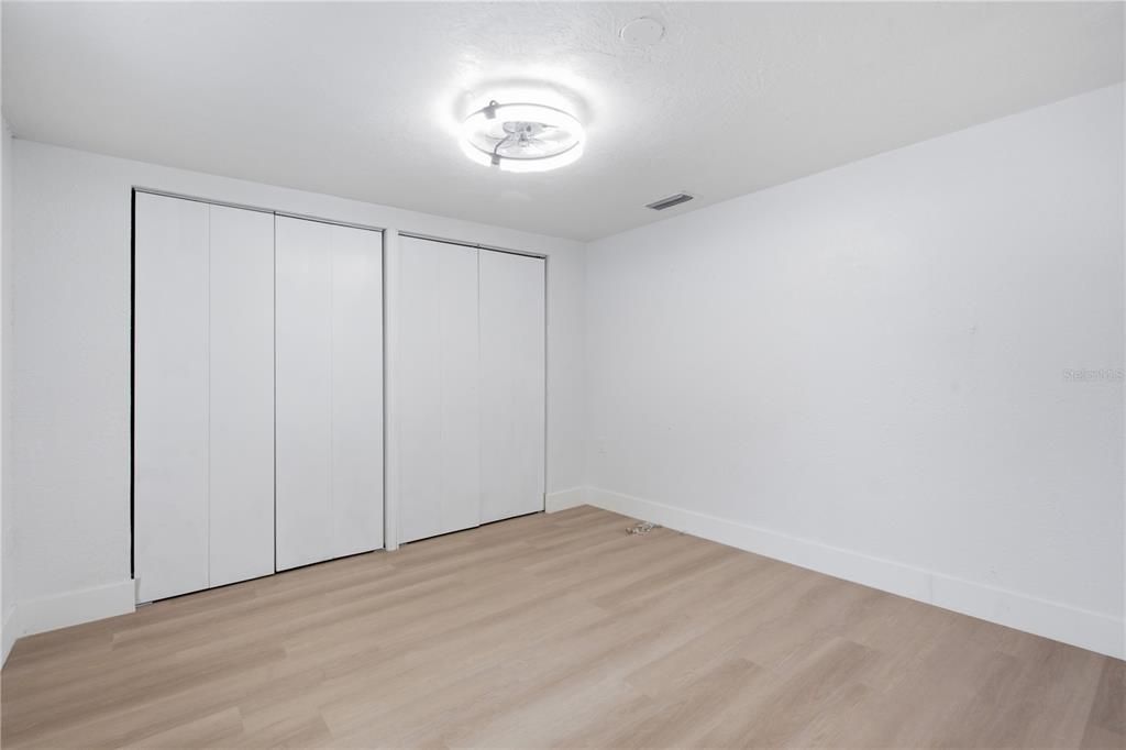 На продажу: $339,900 (3 спален, 2 ванн, 1350 Квадратных фут)