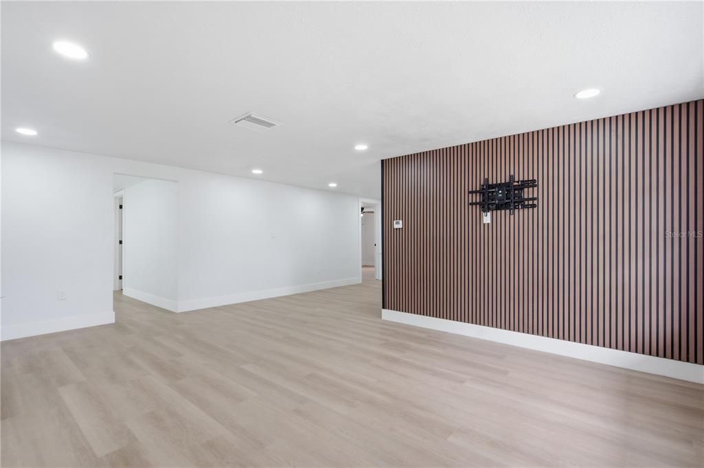На продажу: $339,900 (3 спален, 2 ванн, 1350 Квадратных фут)