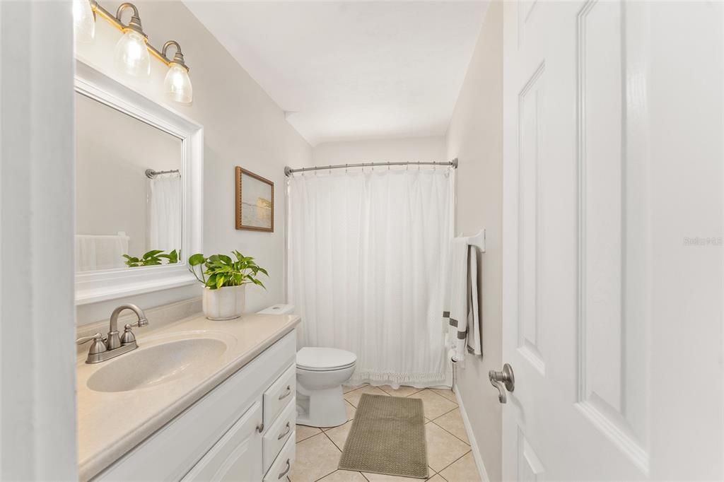 For Sale: $298,000 (3 beds, 2 baths, 1202 Square Feet)