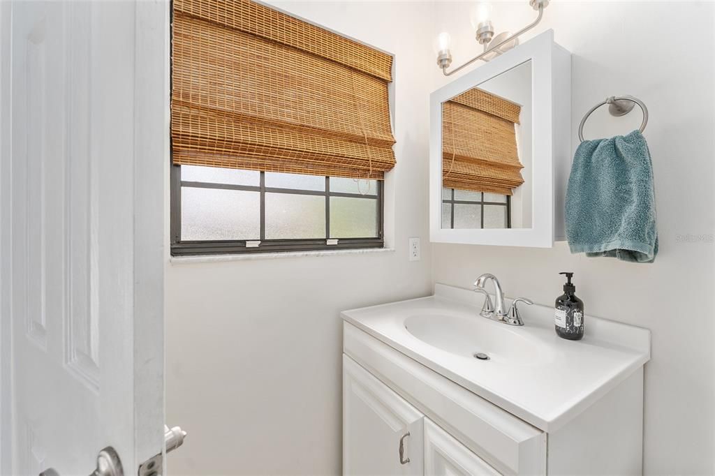 For Sale: $298,000 (3 beds, 2 baths, 1202 Square Feet)
