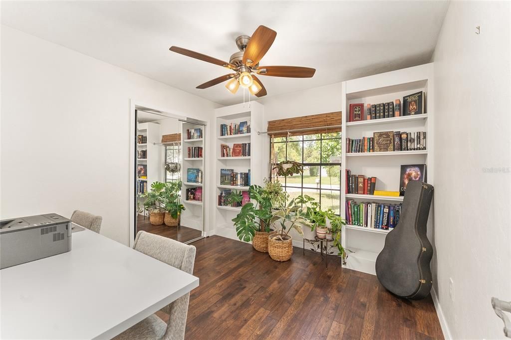 For Sale: $298,000 (3 beds, 2 baths, 1202 Square Feet)