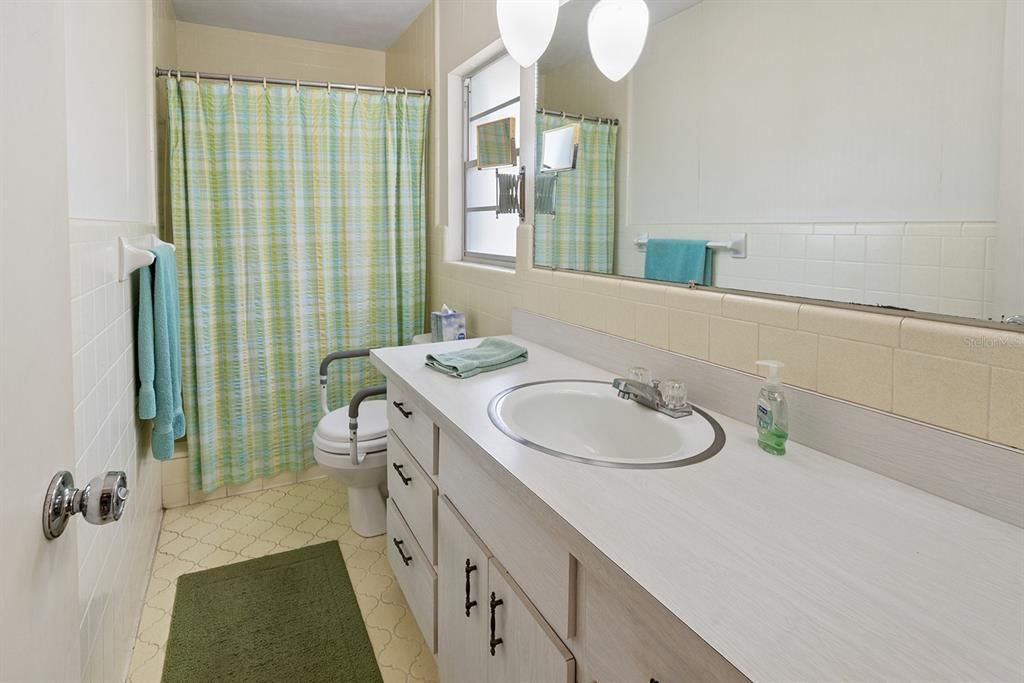 For Sale: $445,000 (4 beds, 3 baths, 2423 Square Feet)