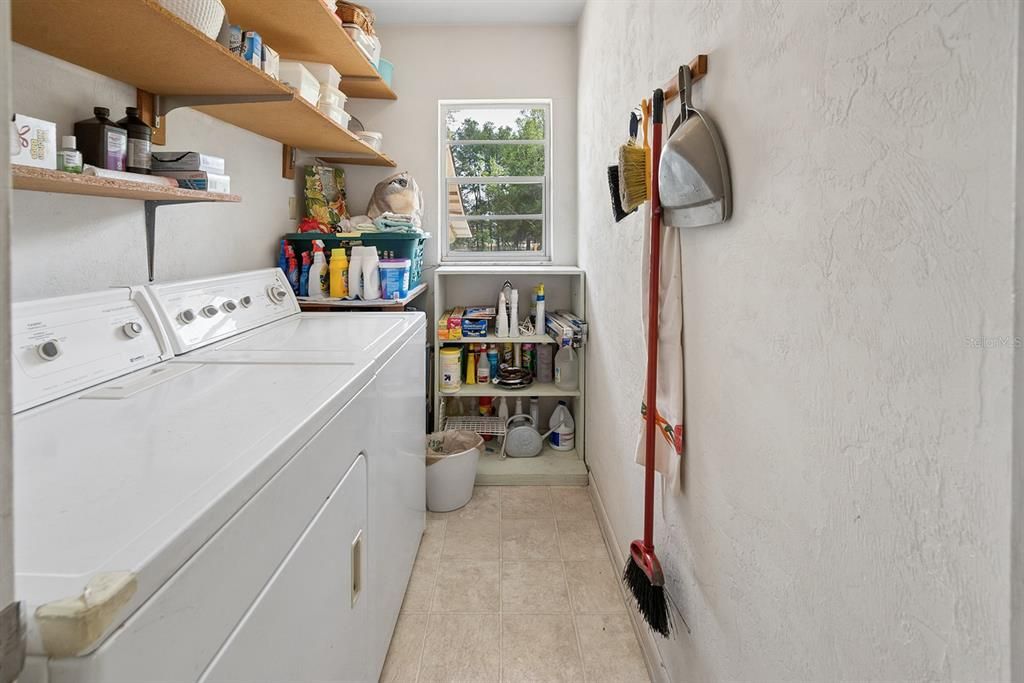 For Sale: $445,000 (4 beds, 3 baths, 2423 Square Feet)