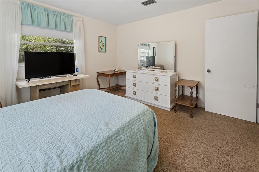 For Sale: $445,000 (4 beds, 3 baths, 2423 Square Feet)
