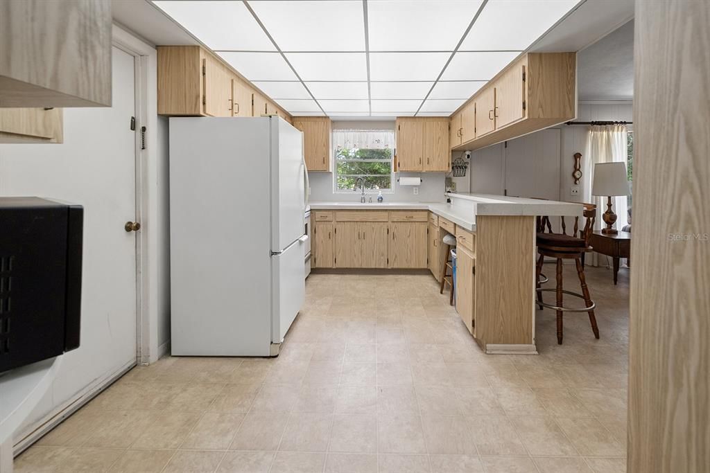 For Sale: $445,000 (4 beds, 3 baths, 2423 Square Feet)
