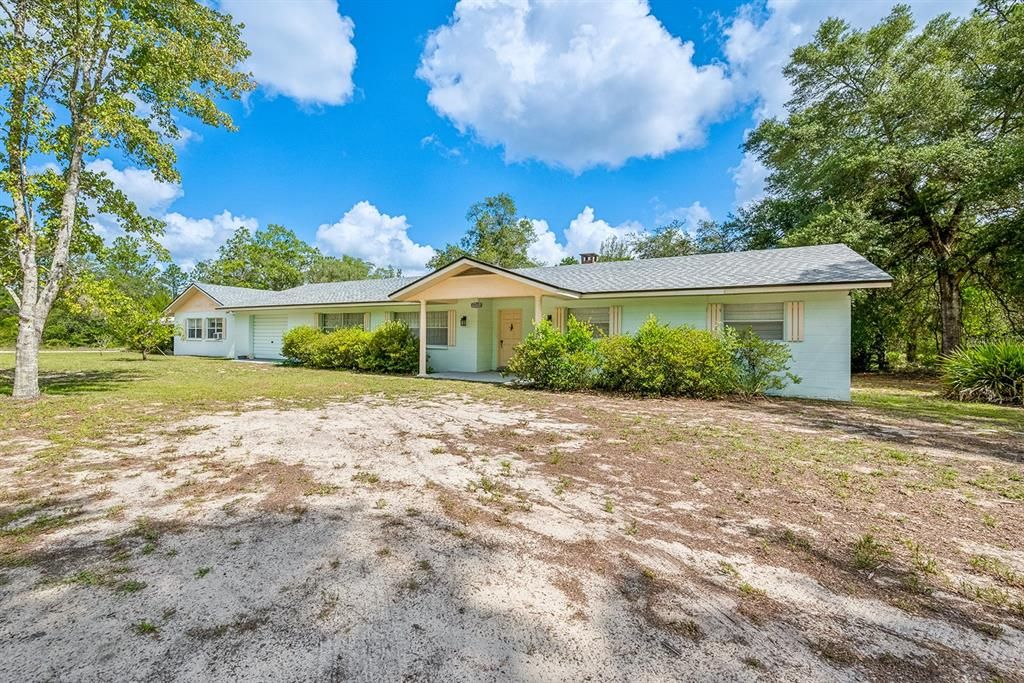 For Sale: $445,000 (4 beds, 3 baths, 2423 Square Feet)