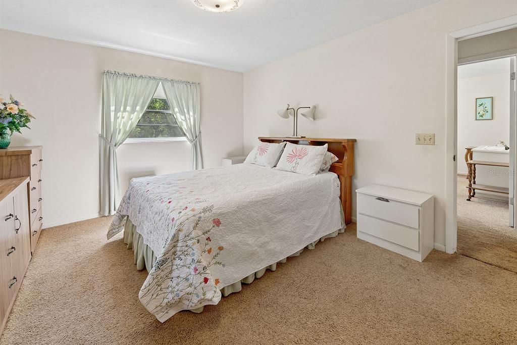 For Sale: $445,000 (4 beds, 3 baths, 2423 Square Feet)