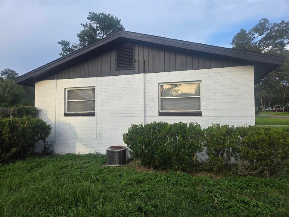 For Sale: $189,900 (3 beds, 2 baths, 1530 Square Feet)