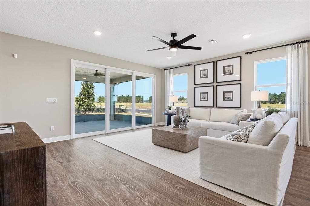 На продажу: $358,997 (5 спален, 3 ванн, 2200 Квадратных фут)
