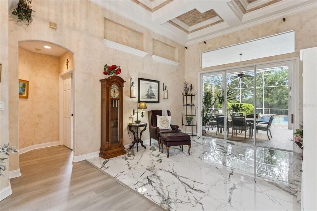 En Venta: $799,999 (4 camas, 3 baños, 2724 Pies cuadrados)