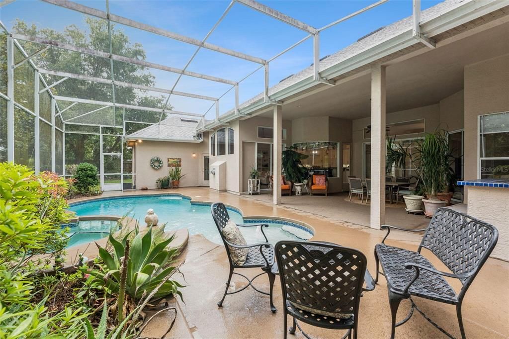 En Venta: $799,999 (4 camas, 3 baños, 2724 Pies cuadrados)