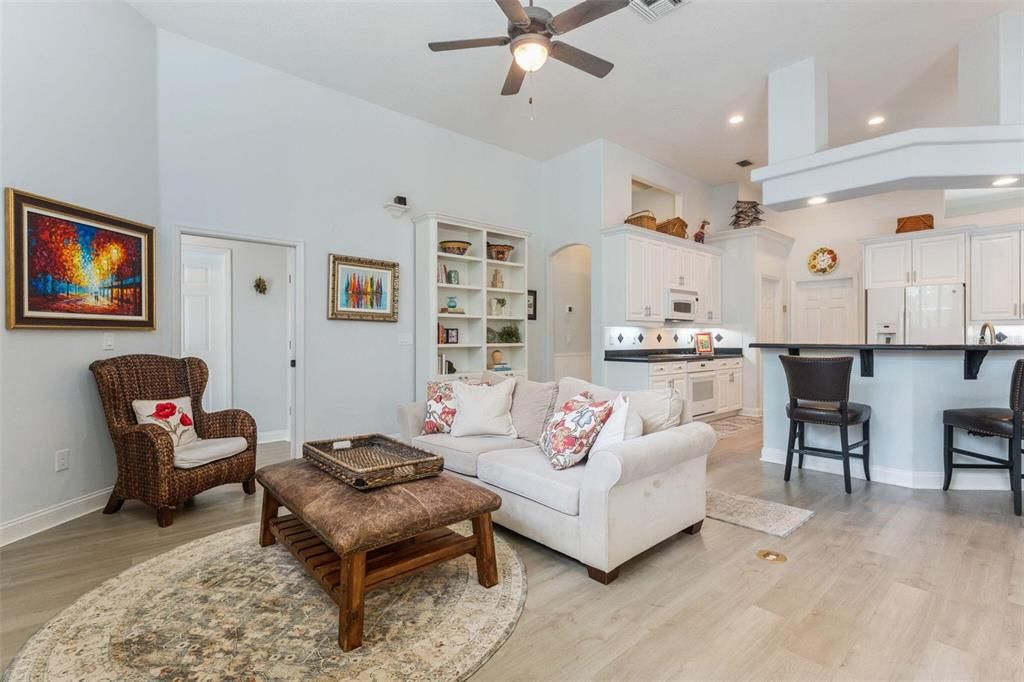 En Venta: $799,999 (4 camas, 3 baños, 2724 Pies cuadrados)