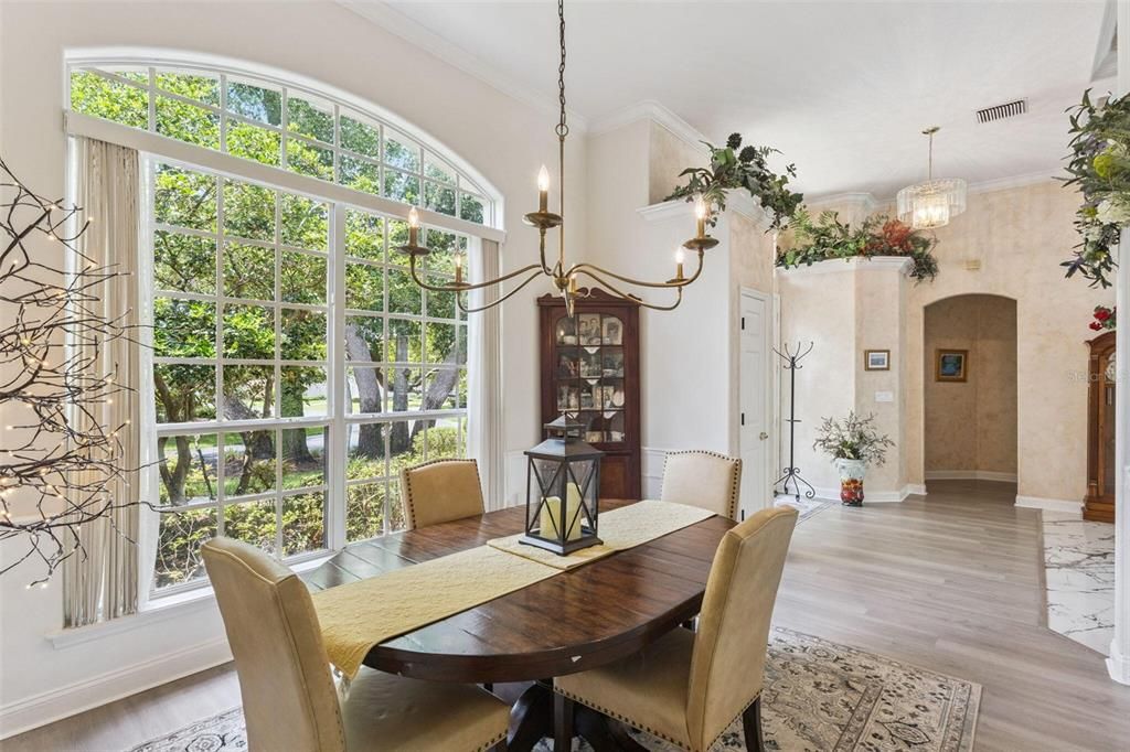 En Venta: $799,999 (4 camas, 3 baños, 2724 Pies cuadrados)