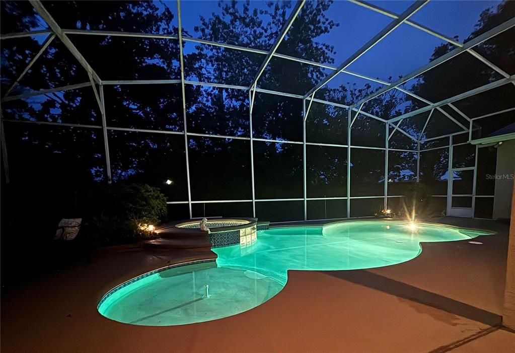 En Venta: $799,999 (4 camas, 3 baños, 2724 Pies cuadrados)