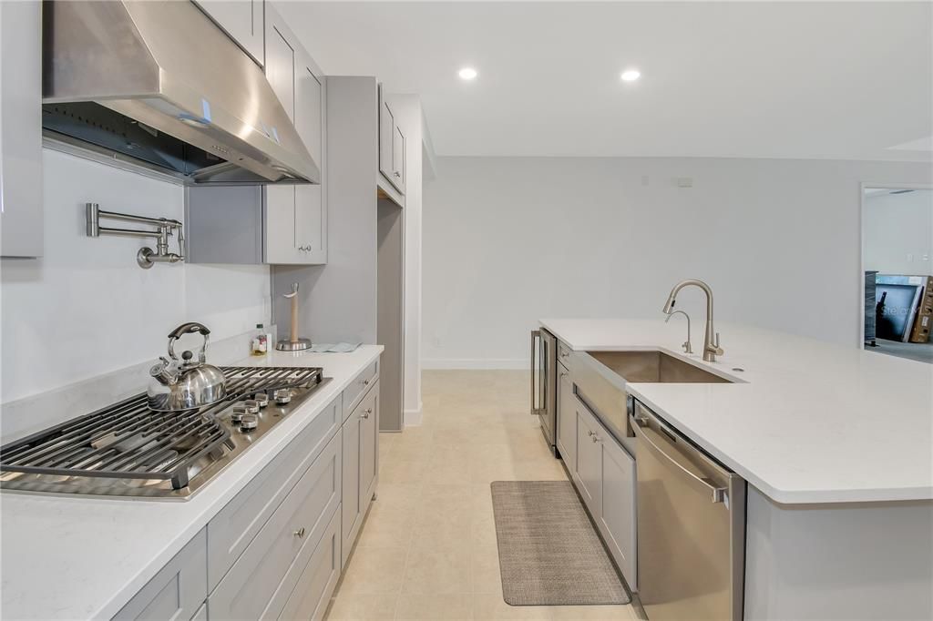 For Sale: $625,000 (4 beds, 4 baths, 2890 Square Feet)