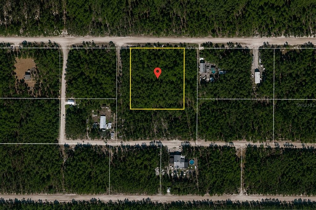 На продажу: $11,900 (0.43 acres)