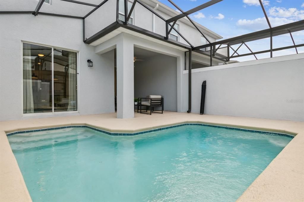 For Rent: $3,490 (4 beds, 3 baths, 1902 Square Feet)