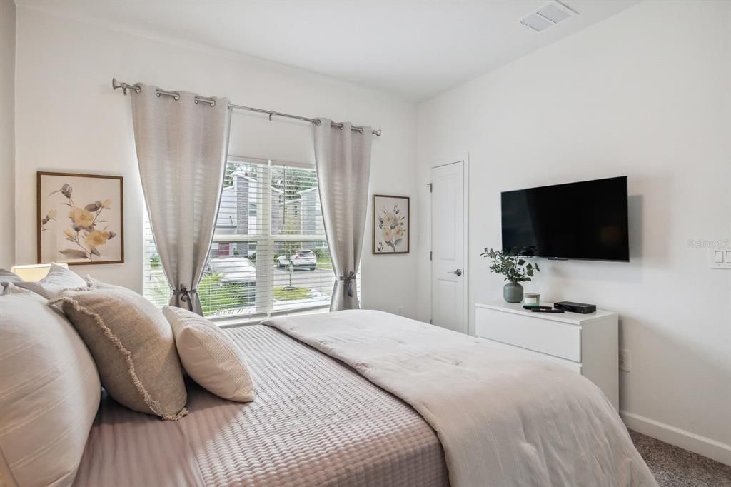 For Rent: $3,490 (4 beds, 3 baths, 1902 Square Feet)