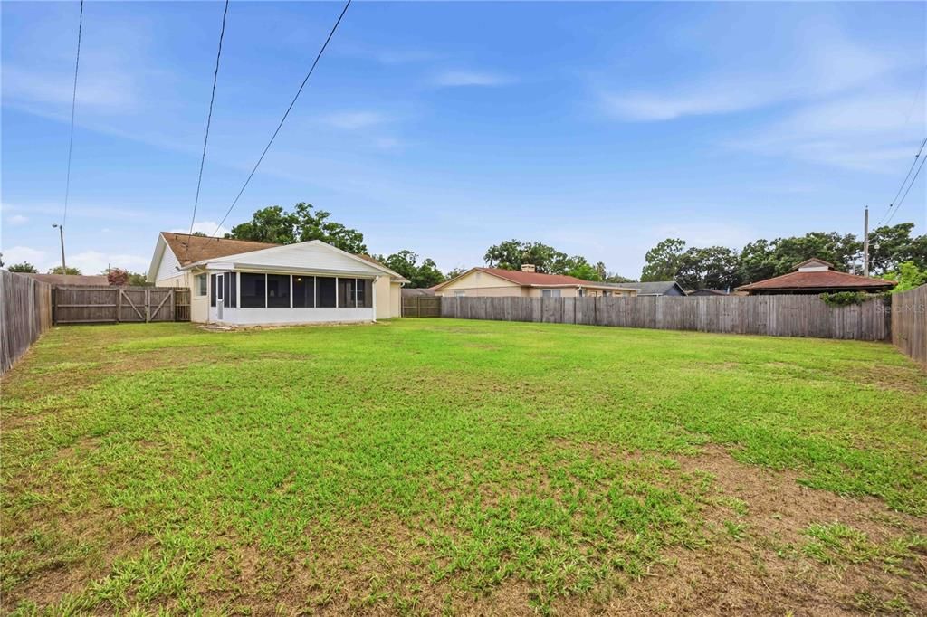 For Sale: $299,900 (4 beds, 2 baths, 1527 Square Feet)