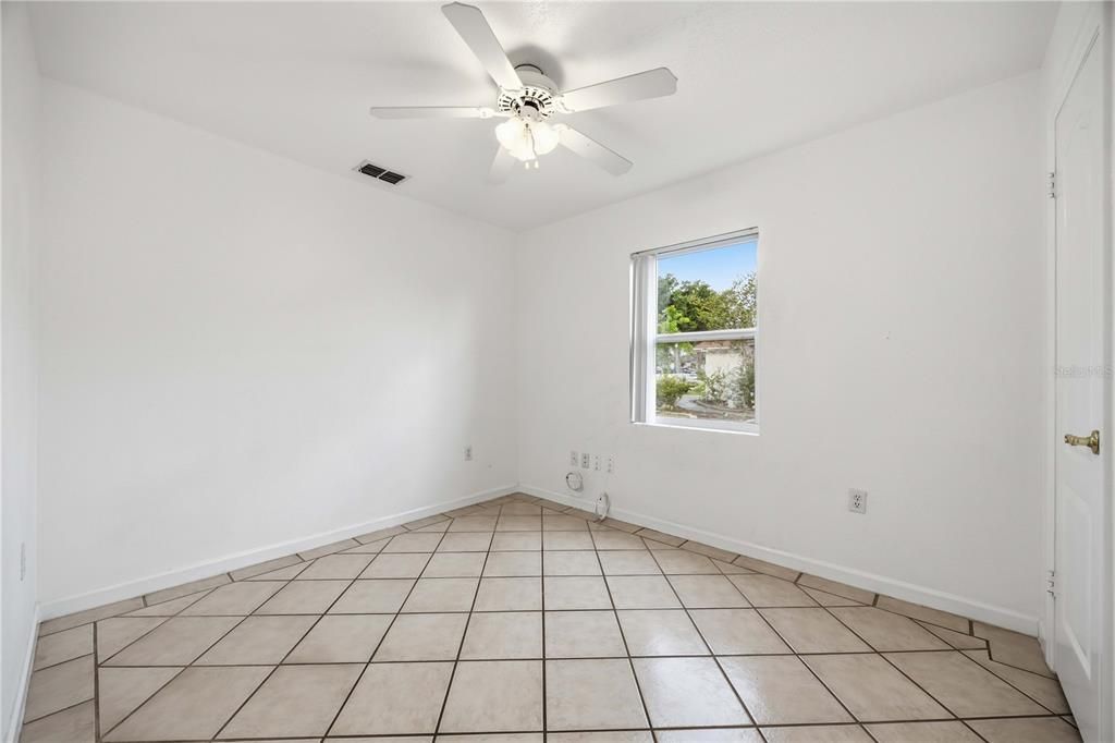 For Sale: $299,900 (4 beds, 2 baths, 1527 Square Feet)