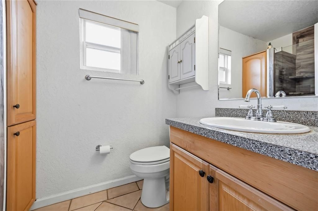 For Sale: $299,900 (4 beds, 2 baths, 1527 Square Feet)
