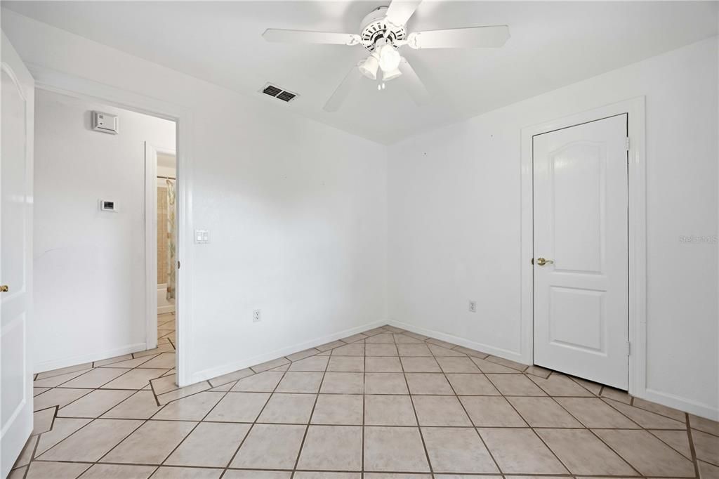 For Sale: $299,900 (4 beds, 2 baths, 1527 Square Feet)