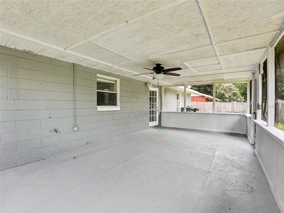 For Sale: $274,900 (4 beds, 2 baths, 1358 Square Feet)