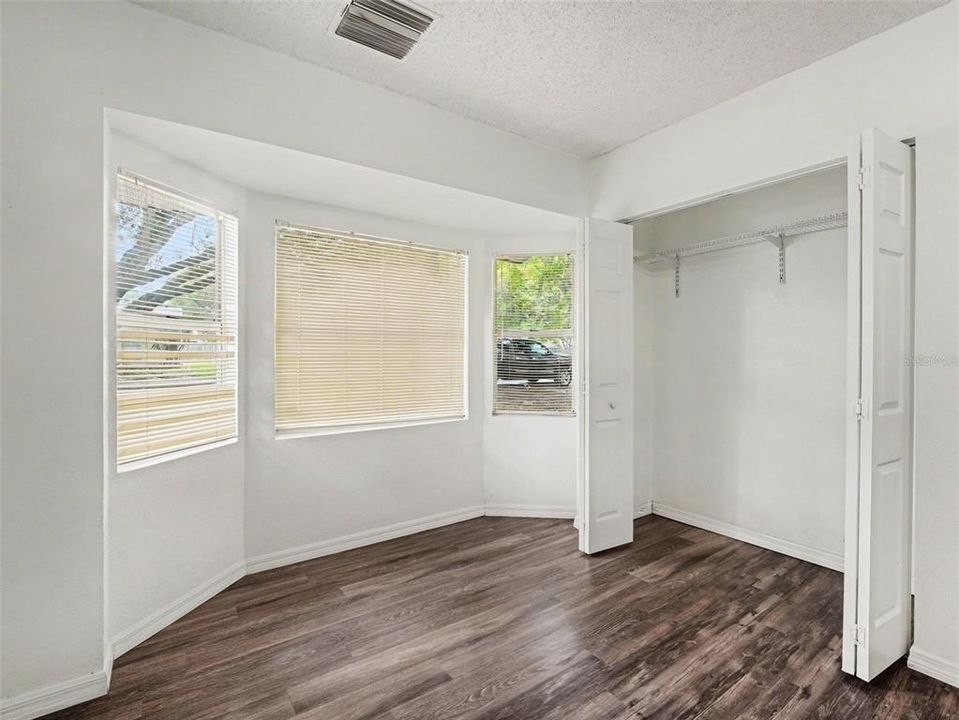 For Sale: $274,900 (4 beds, 2 baths, 1358 Square Feet)