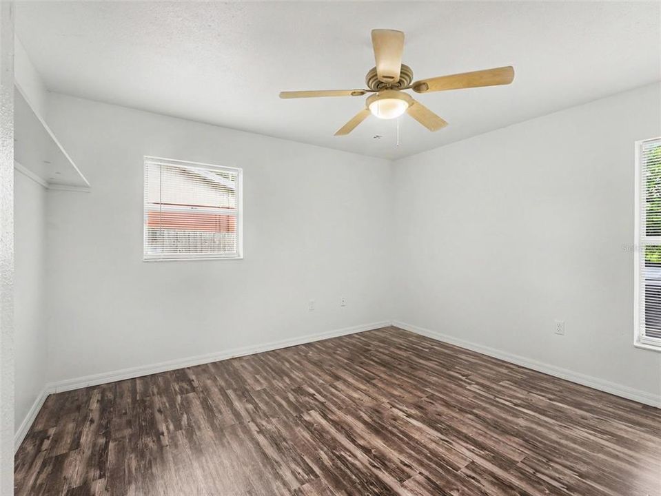 For Sale: $274,900 (4 beds, 2 baths, 1358 Square Feet)
