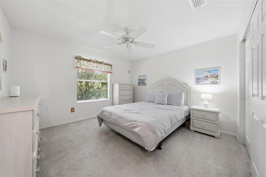 For Sale: $269,500 (2 beds, 2 baths, 1156 Square Feet)